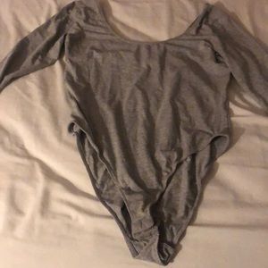 Gray quarter sleeve body suit